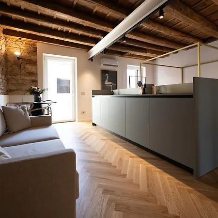 Design Canopy Bed & Balcony By Arena Verona